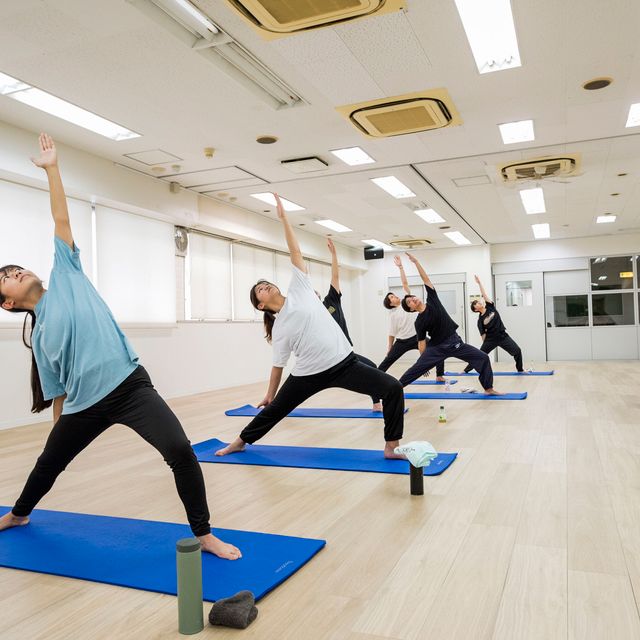 履正社国際医療スポーツ専門学校 【平日夜開催】みんなで楽しくヨガレッスン1