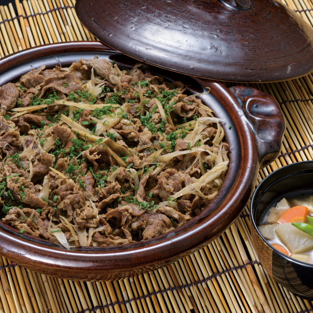 牛肉とごぼうの炊き込みご飯&けんちん汁