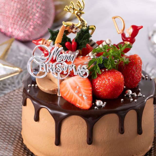 赤堀製菓・カフェ専門学校 クリスマスチョコレートドリップケーキ1