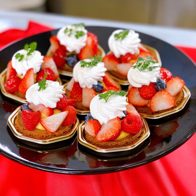 東京多摩調理製菓専門学校 【製菓】彩り果実のフルーツタルト1