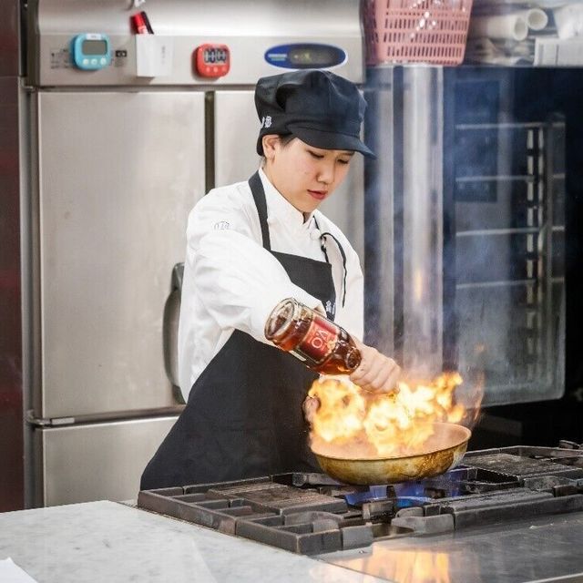 西武調理師アート専門学校 中華の定番人気2品～油淋鶏とパラパラ炒飯～1