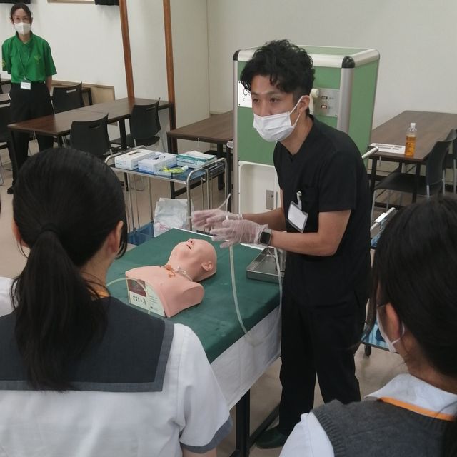 旭川荘厚生専門学院 【看護学科】「吸引」「採血」体験3