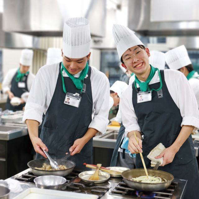 新宿調理師専門学校 楽しく体験！春休み！ふわふわ★オムライス2
