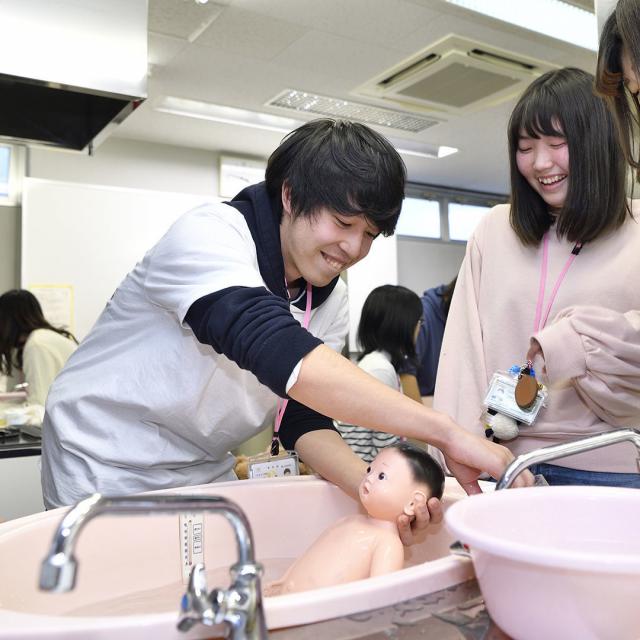 新潟こども医療専門学校 保育園・幼稚園・小学校・保健室の先生を目指す人のための説明会1