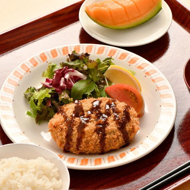織田栄養専門学校 オフィス給食のランチの献立を作ろう1