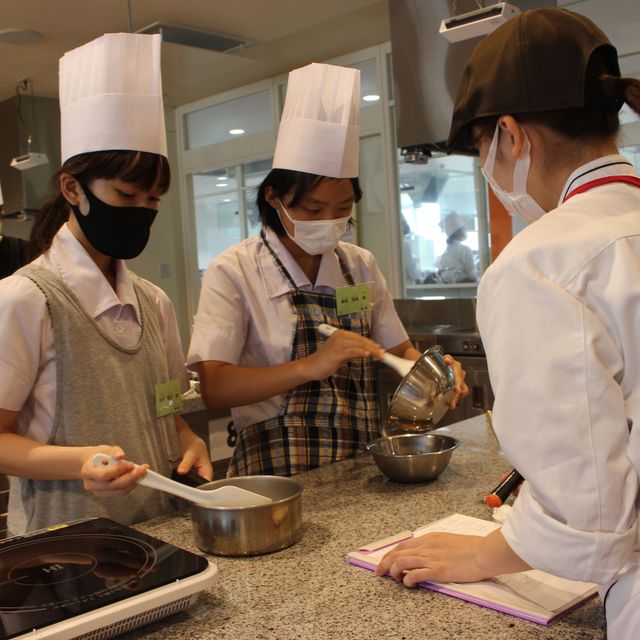 富山調理製菓専門学校 【製菓技術科】１２/５（土）クリスマスケーキづくり3
