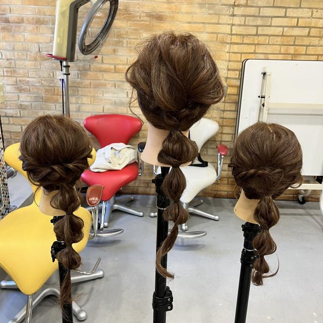 名古屋ビューティー専門学校 ヘアメイク事務所の先生から学ぶ！！ヘアアレンジ♪3