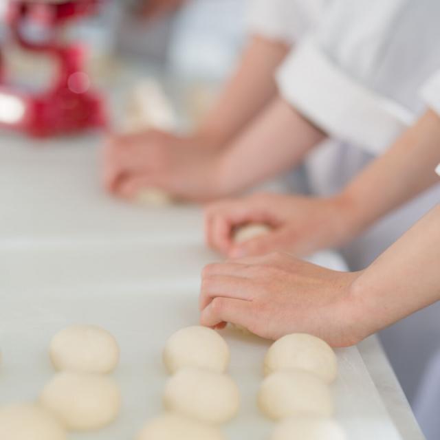 名古屋製菓専門学校 『ウインナーロール』名古屋製菓／製パン科2