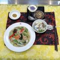 香川調理製菓専門学校 【調理】海鮮あんかけ焼きそば＆ごま団子