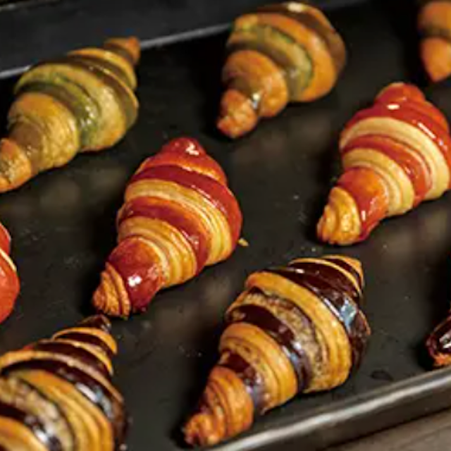 専門学校ビジョナリーアーツ バイカラークロワッサン （takeout）1