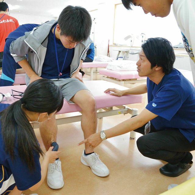 専門学校 富士リハビリテーション大学校 【午後の部：高校1・2年生対象】楽しいリハビリ体験・学校紹介1