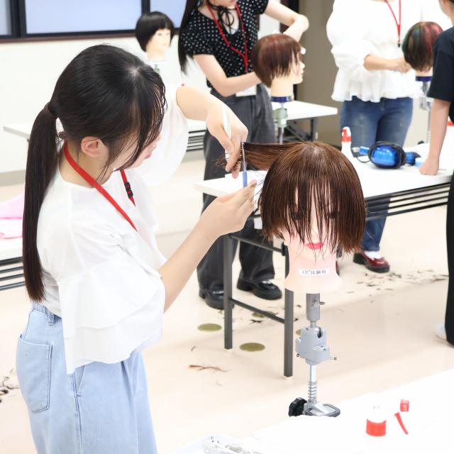 愛媛県美容専門学校 ☆レザーカット体験orカラー体験☆2