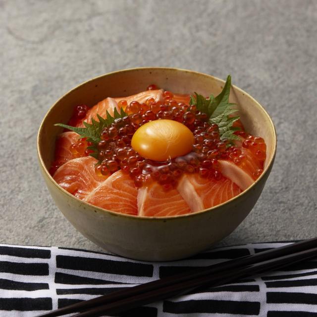 大阪調理製菓専門学校ｅｃｏｌｅ　ＵＭＥＤＡ 10/4【日本】サーモンいくら丼1