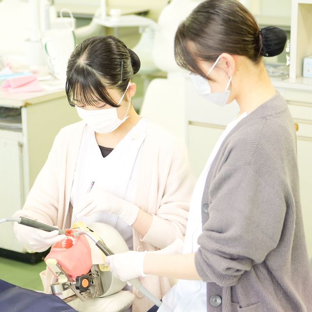湘南歯科衛生士専門学校 プロの技術体験「歯石取り」＆ 香りで癒す「アロマストーン」2