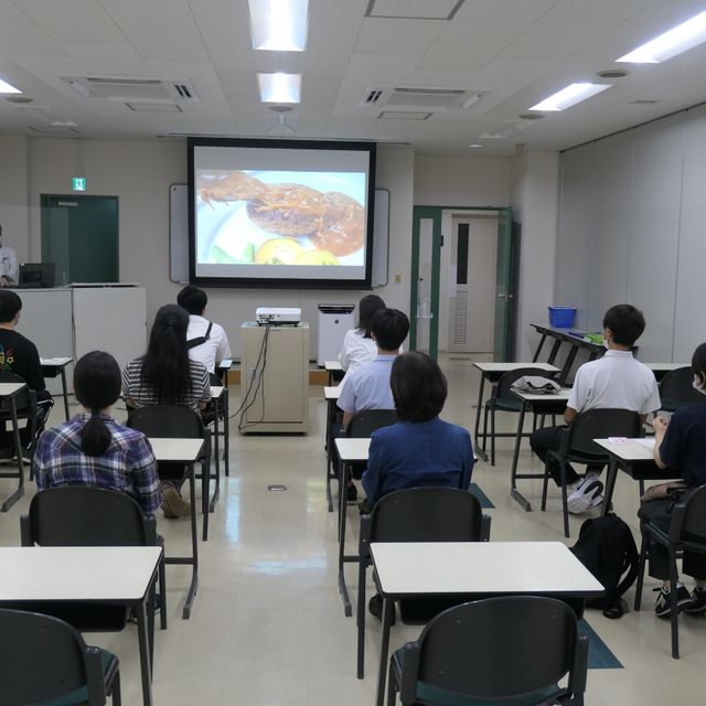 横浜調理師専門学校 夕方から行う学校の説明会です♪4