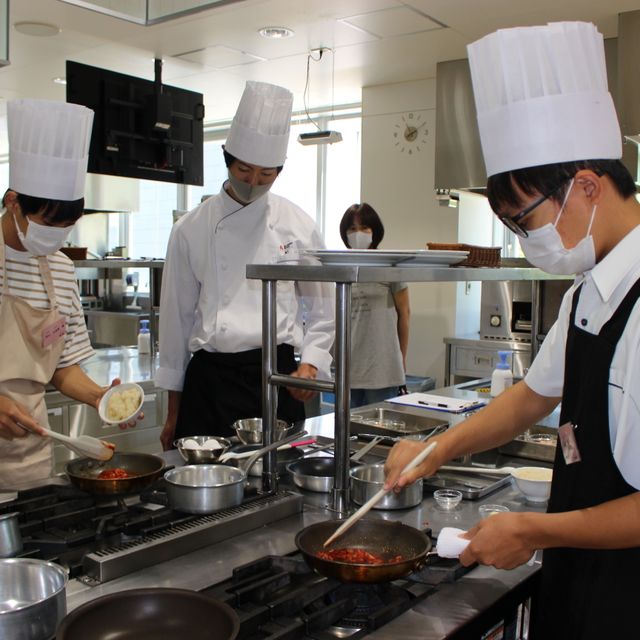 富山調理製菓専門学校 【調理技術科】３/１４（土）サーモンづくしの和風ワンプレート2