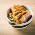 大阪調理製菓専門学校ｅｃｏｌｅ　ＵＭＥＤＡ ルーキーシェフクラブ【日本】分厚い牛カツ丼（高3限定）