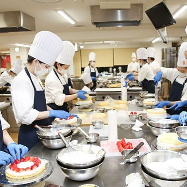 神戸製菓専門学校 仕事終わりや放課後に参加できる！★夜間実習見学会★3