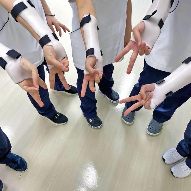 富山リハビリテーション医療福祉大学校 【作業療法科】１２/１３（土）手の装具を作って体感！1