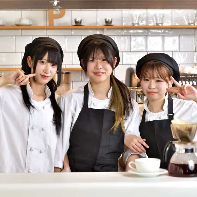 足利製菓専門学校 アツアツのピザ＆スープを召し上がれ1