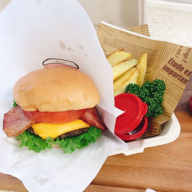 専門学校岡山ビジネスカレッジ 調理師養成学科｜ハンバーガー＆ポテトフライを作ってみよう♪1