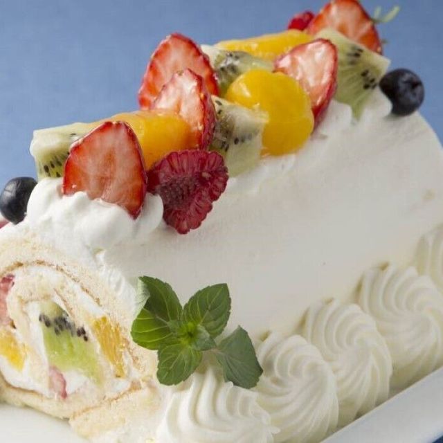 丸ごと1ホールを1人で作ろう フルーツロールケーキ 赤堀製菓専門学校のオープンキャンパス情報と予約申込 スタディサプリ 進路