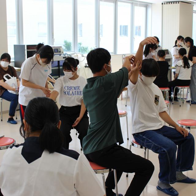富山リハビリテーション医療福祉大学校 【理学療法科】１１/８（土）スポーツ＆日常生活の身体の動き3