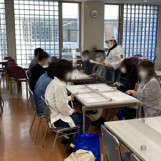 横浜調理師専門学校 夕方から行う学校の説明会です♪3