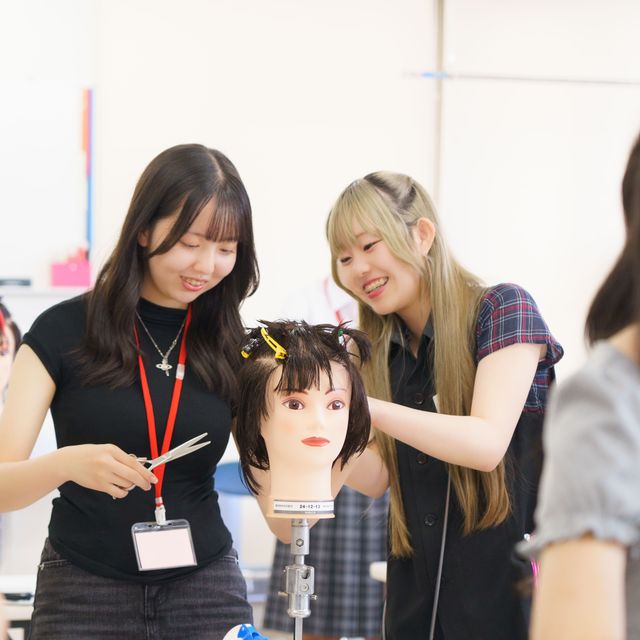東京美容専門学校 ★夏のスペシャルオープンキャンパス★カット＆メイク体験コース1