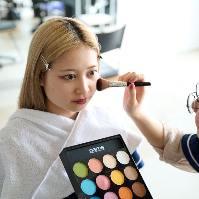 東京マックス美容専門学校 メイク体験1