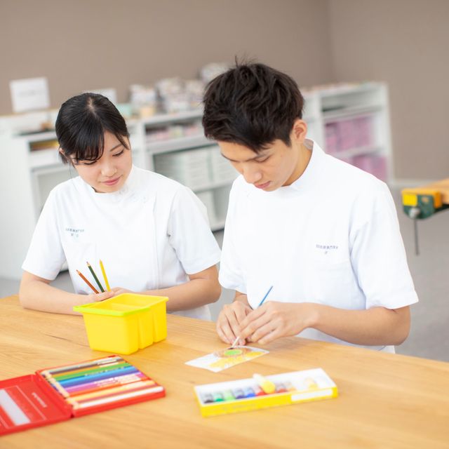 姫路医療専門学校 【作業療法士科】絵葉書を作ろう1