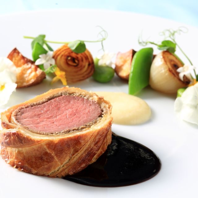 神戸国際調理製菓専門学校 【調理】牛フィレ肉のパイ包み焼き1