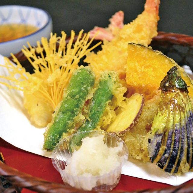 西武調理師専門学校 旬の魚と野菜の変わり揚げ1