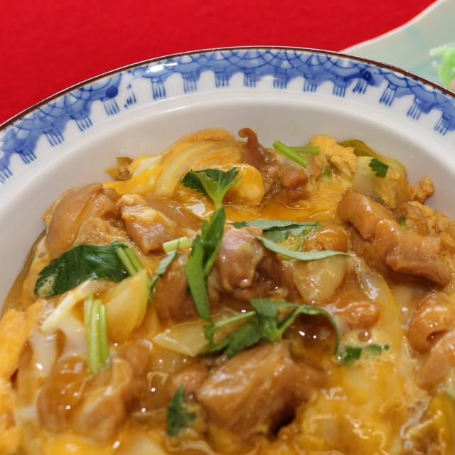 華調理製菓専門学校 親子丼&葛切り1