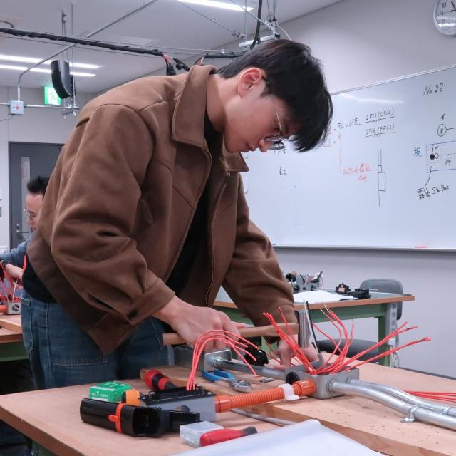 読売理工医療福祉専門学校 【電気電子学科】電気の配線工事や電気主任技術者の仕事を体験2