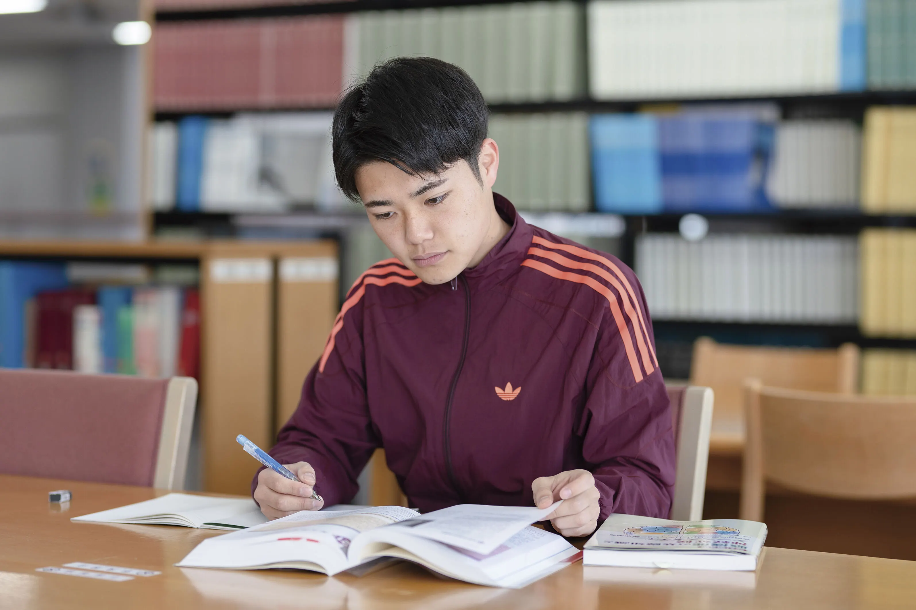 鈴鹿医療科学大学 資料・願書請求｜医療資格取得を徹底サポート