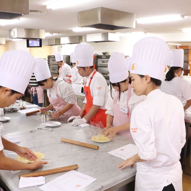 神戸製菓専門学校 今だけ！限定メニュー★クリスマスケーキ作り体験★2
