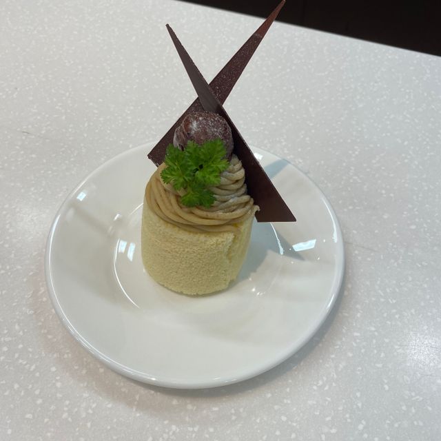 京都製菓製パン技術専門学校 【秋の味覚を楽しもう】モンブランロール【洋菓子】1