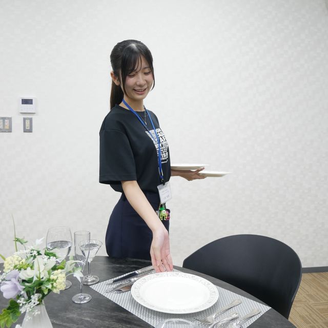 足利デザイン・ビューティ専門学校 ブライダル・ホテル科：NEW実習室にて！ホテルのお仕事体験4