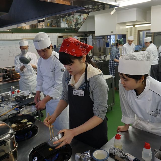 新潟調理師専門学校 にぎり寿司に挑戦！日本料理オープンキャンパス3