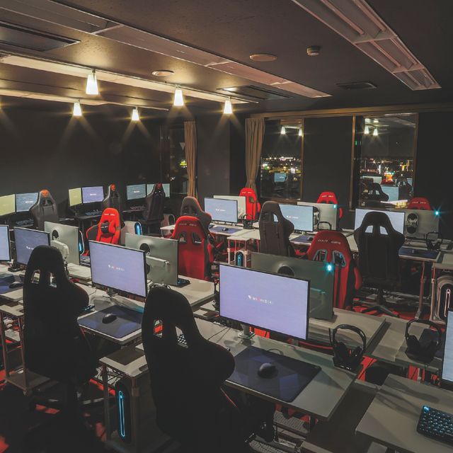 国際テクニカルデザイン・自動車専門学校 【eスポーツ】最新設備でFPSプレイやプログラミング体験4