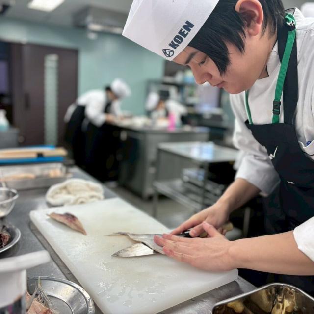 光塩学園調理製菓専門学校 【調理】【無料送迎バスあり】『握り寿司』に挑戦！3