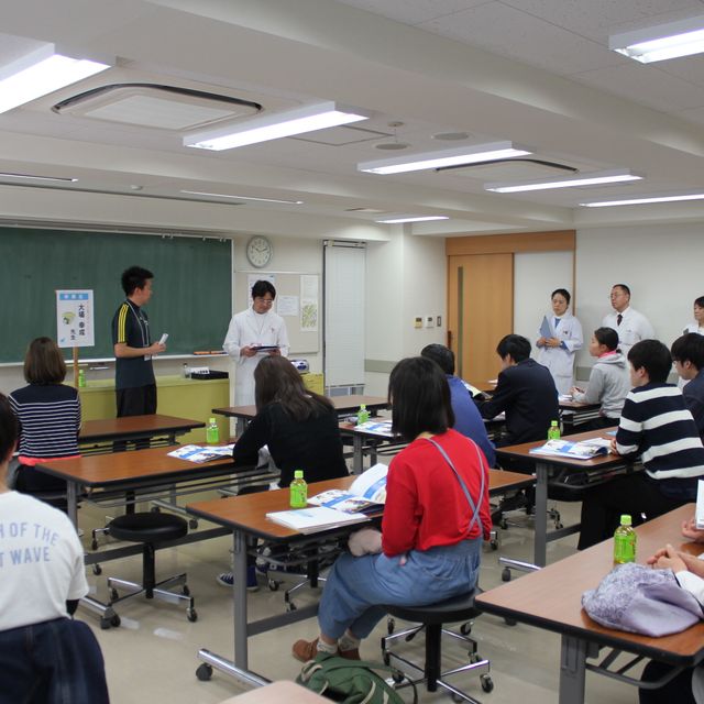 横浜呉竹医療専門学校 【鍼灸(ﾏｯｻｰｼﾞ)科】卒業生や現役学生と話してみましょう1