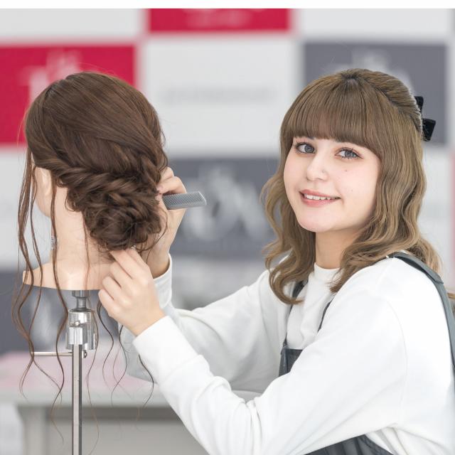 ル・トーア東亜美容専門学校 【在校生と一緒に授業体験】ル・トーアのことを聞いてみよう☆1