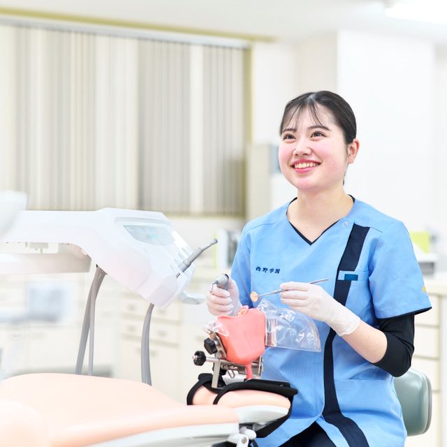 札幌医学技術福祉歯科専門学校 【歯科衛生士科】楽しく歯石とりやストラップを作ろう！1