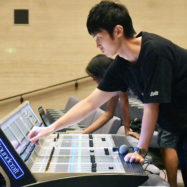 東放学園音響専門学校 音響技術科の体験入学「コンサート・ライブの音響を体験!」1