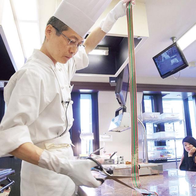 辻調理師専門学校 ＜講習編＞洋菓子「砂糖の芸術 光と艶で魅せる！アメ細工」1