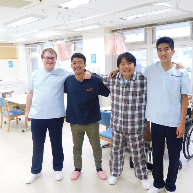 医療ビジネス観光福祉専門学校 【体験授業♪】車イス・介助体験orレセプトコンピュータ体験3