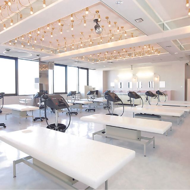 国際テクニカル美容専門学校 【メイク・ネイル・エステ】脚やせエステやトレンドメイクを体験4