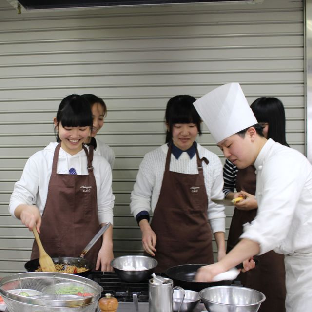 中川学園調理技術専門学校 カフェ【タコライス・ミニパフェ】先輩と実習体験！赤塚駅歩5分3